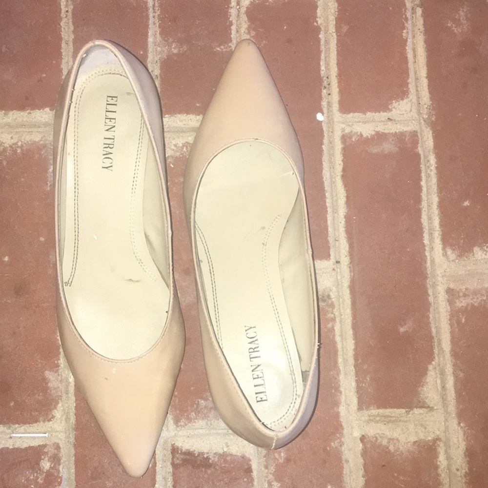 Ellen Tracy kitten heels